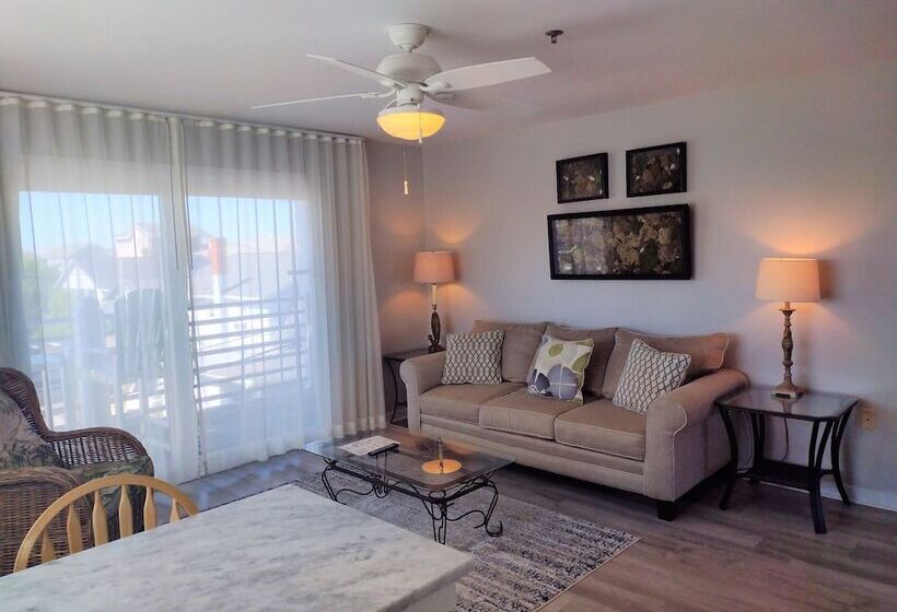 جناح مطلّ علي البحر, Sandpeddler Inn And Suites