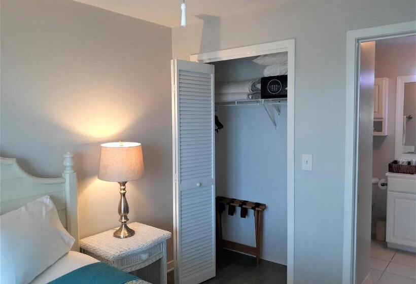 جناح مطلّ علي البحر, Sandpeddler Inn And Suites