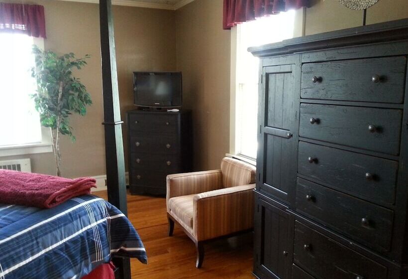 جناح إدارى, Hunter House Bed And Breakfast