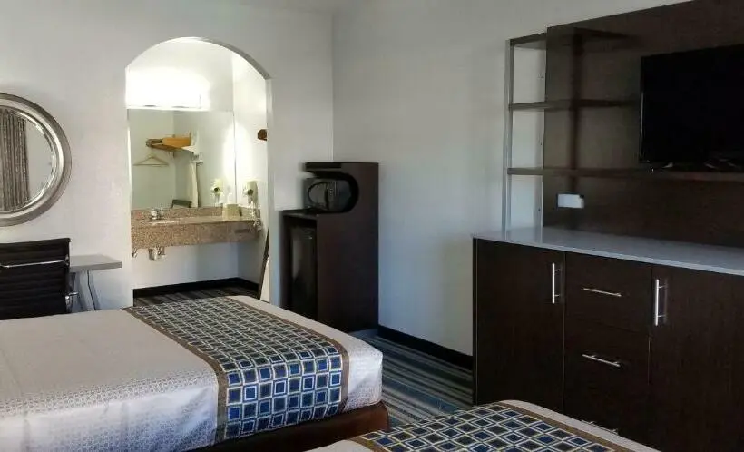 スタンダードルーム, Homebridge Inn And Suites