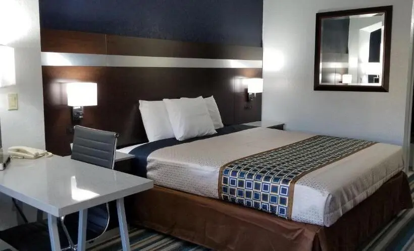 キングサイズベッドのスイートルーム, Homebridge Inn And Suites