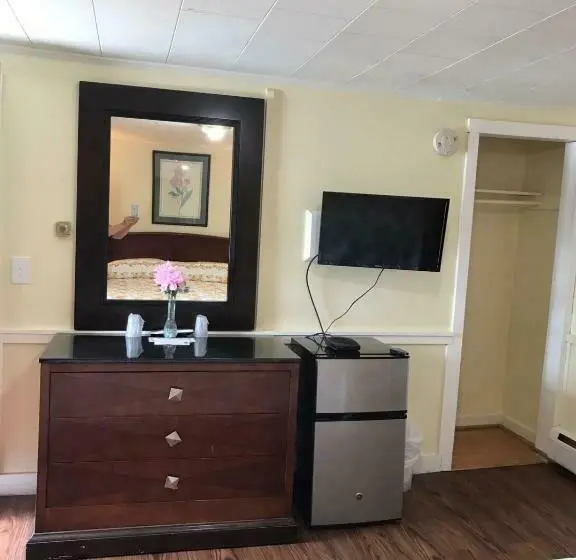 キングサイズベッドのスタンダードルーム, Royal Coach Motor Lodge