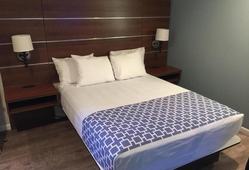 חדר דלוקס, Sterling Inn