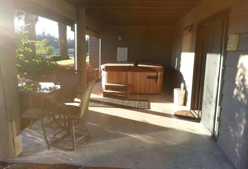 Deluxe Suite King Bed, Wildwood Farm Bed & Breakfast