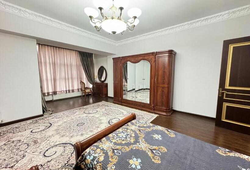 Habitació Estàndard, Fly77