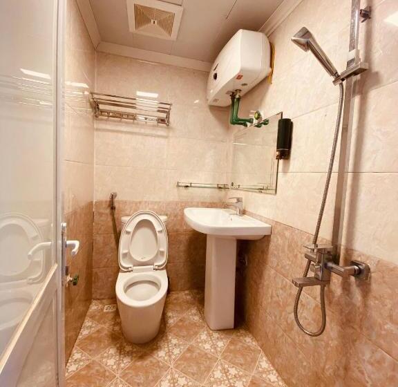 اتاق استاندارد چهار تخته, Khuyên Ngọc