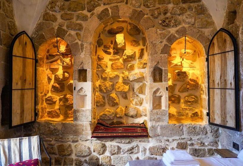 اتاق لوکس, Beyt Merin Konağı