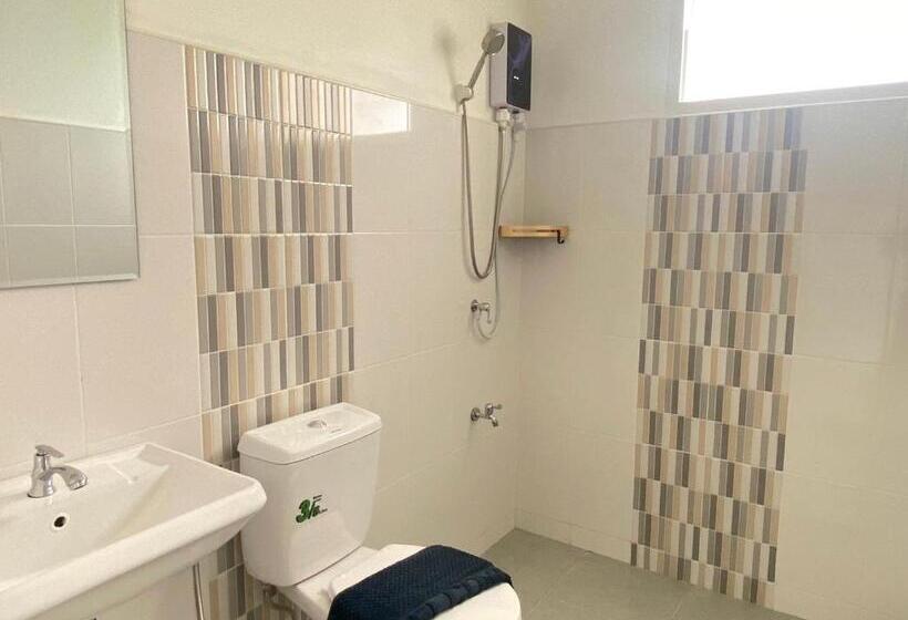 غرفة ديلوكس ثلاثية, Dino Homestay