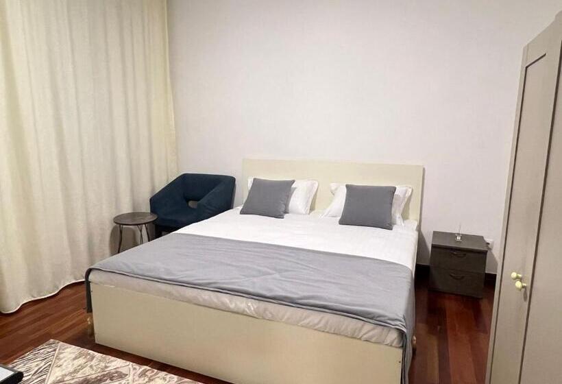 اتاق استاندارد با سرویس بهداشتی مشترک, Five Villas