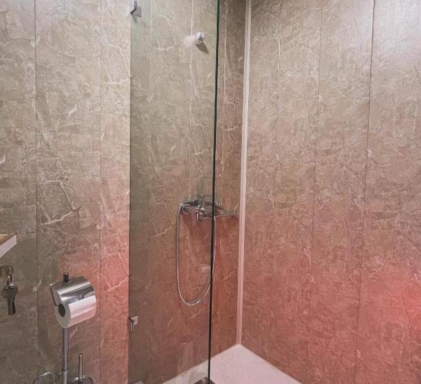 חדר סטנדרט, Hayati