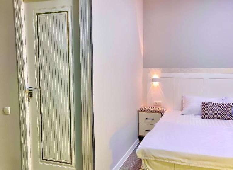 חדר סטנדרט, Hayati