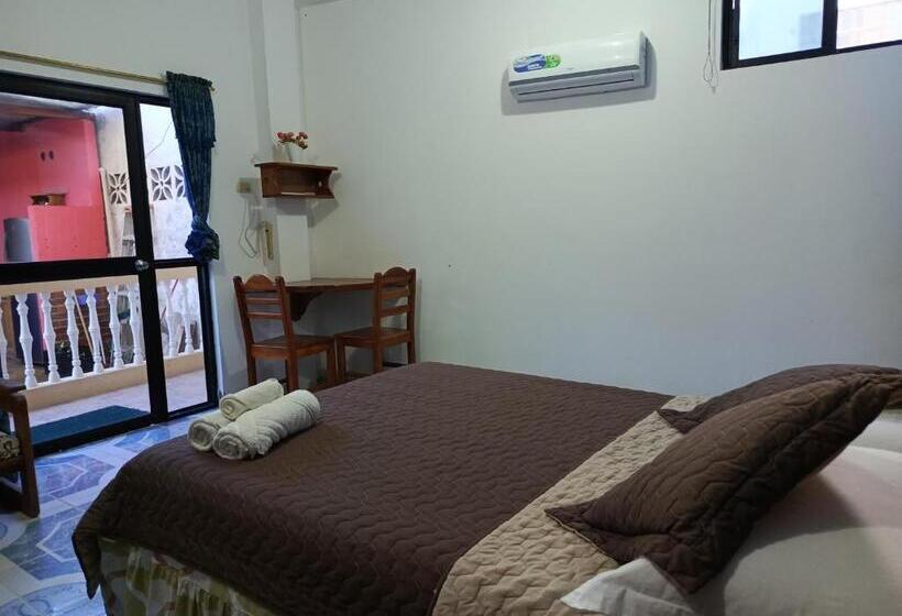 غرفة قياسية رباعية, Hostal Los Cactus