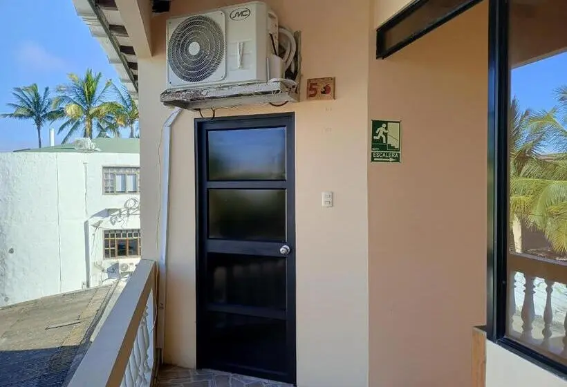 اتاق استاندارد چهار تخته, Hostal Los Cactus