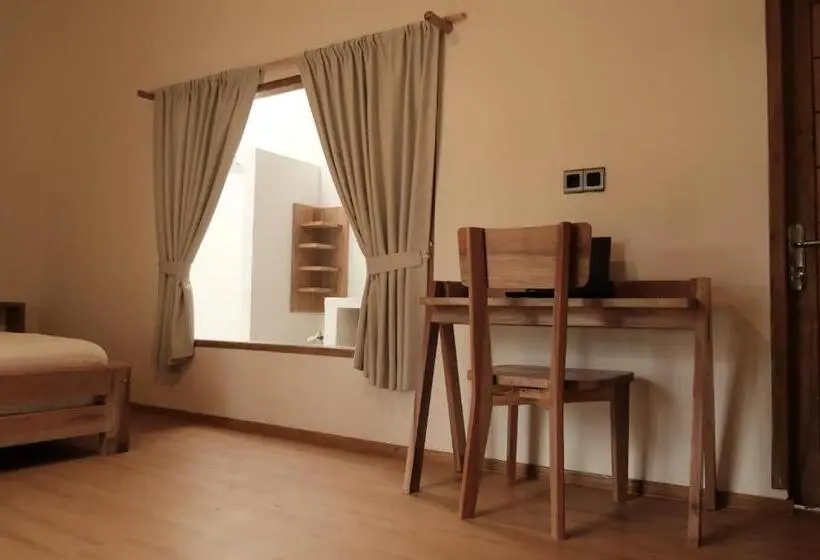 デラックスルーム, Alora House Lombok Tete Batu