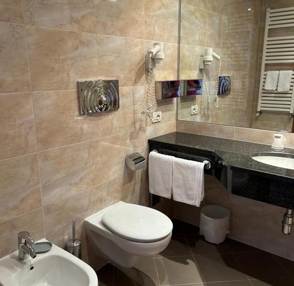 غرفة سوبيريور, Continental