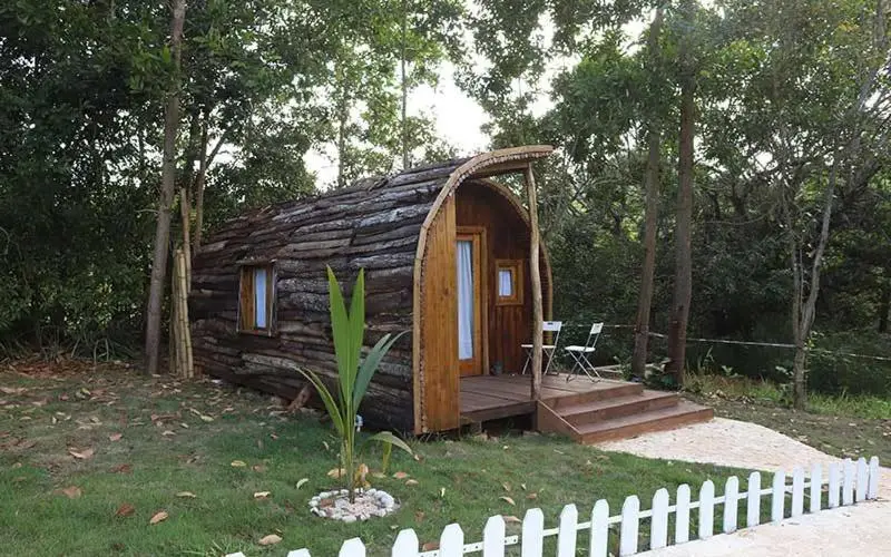 スタンダードバンガロー, Helpa Eco Cabins