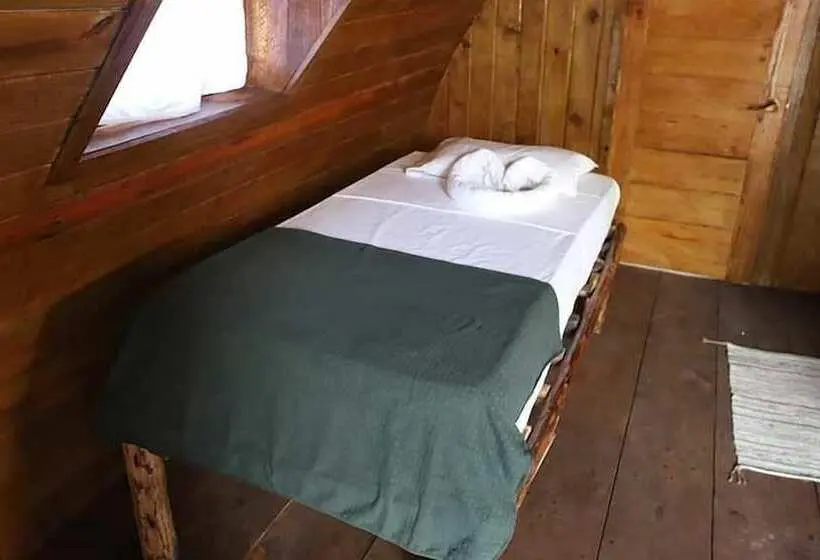 スタンダードバンガロー, Helpa Eco Cabins
