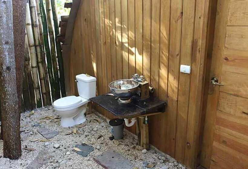 بانگلوی استاندارد, Helpa Eco Cabins