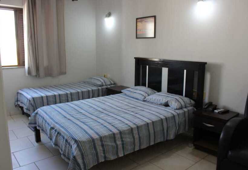 Chambre Triple Deluxe, Plaza