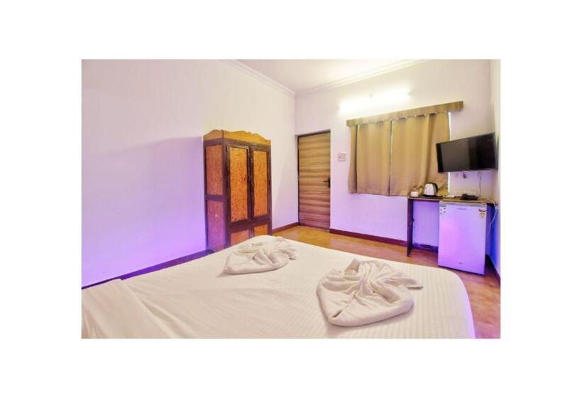 带大床的标准间, Pleasure Inn Near Turtle Beach Morjim Manage By Ld Group Of Hospitality