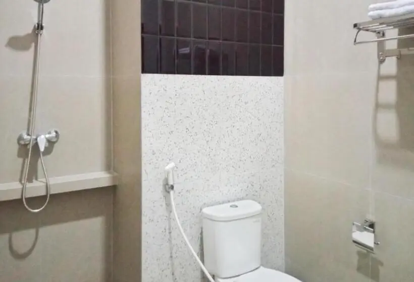 デラックスルーム, Reddoorz Near Alun Alun Kembangjoyo Pati