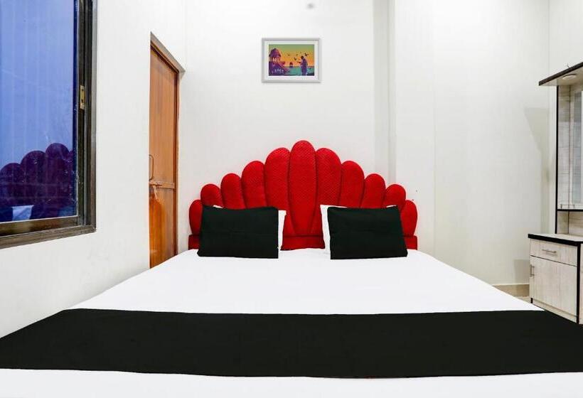Трехместный Номер Классика, Oyo Sweet Hotel & Restaurant