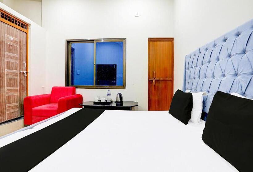 Трехместный Номер Классика, Oyo Sweet Hotel & Restaurant