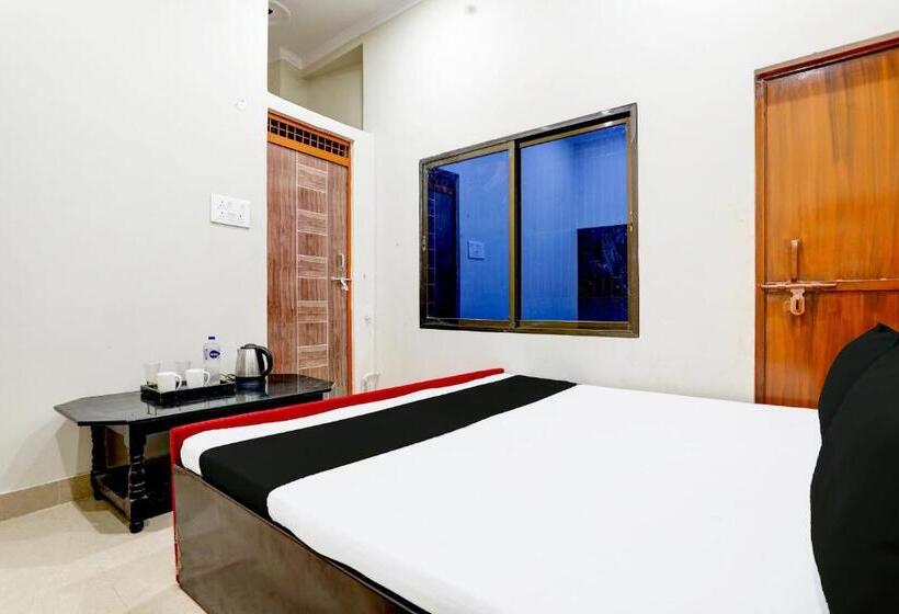 Трехместный Номер Классика, Oyo Sweet Hotel & Restaurant