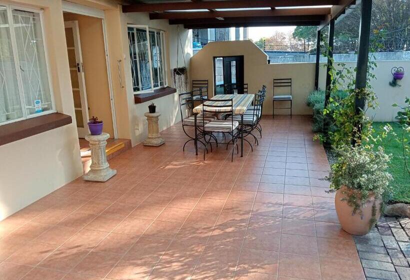 スタンダードルーム, Moonlight Guest House