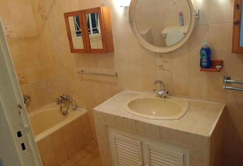 デラックスルーム, Moonlight Guest House