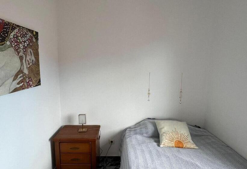 اتاق استاندارد یک نفره, Private Double Room In A Shared Penthouse With Patios
