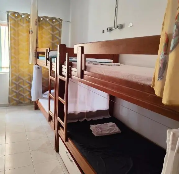 ルームシェアのワンベッド, Hostel Albania Loft