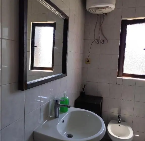デラックスルーム, Hostel Albania Loft