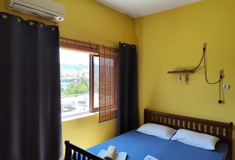 חדר דלוקס, Hostel Albania Loft