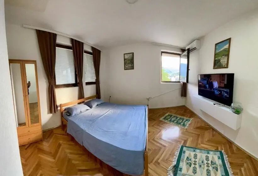 اتاق استاندارد با سرویس بهداشتی مشترک, Rooms Near Bus Station
