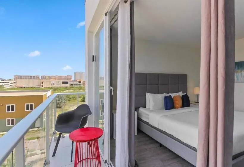 آپارتمان 1 خوابه با چشم‌انداز استخر, Bocobay Las Islas Condos