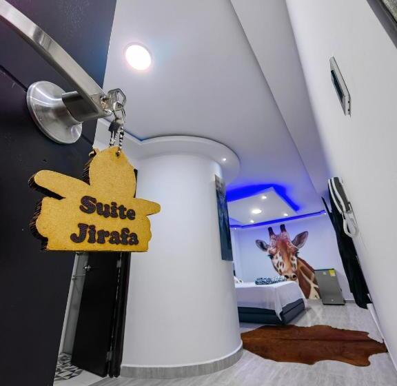 Номер Стандарт, Safaris Versalles