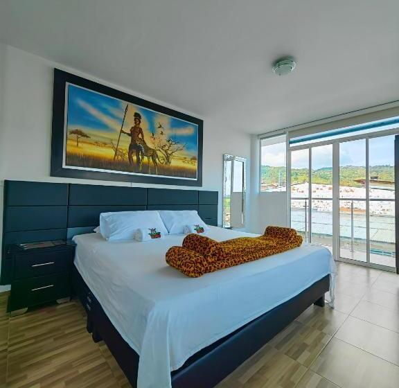 Номер Стандарт, Safaris Versalles