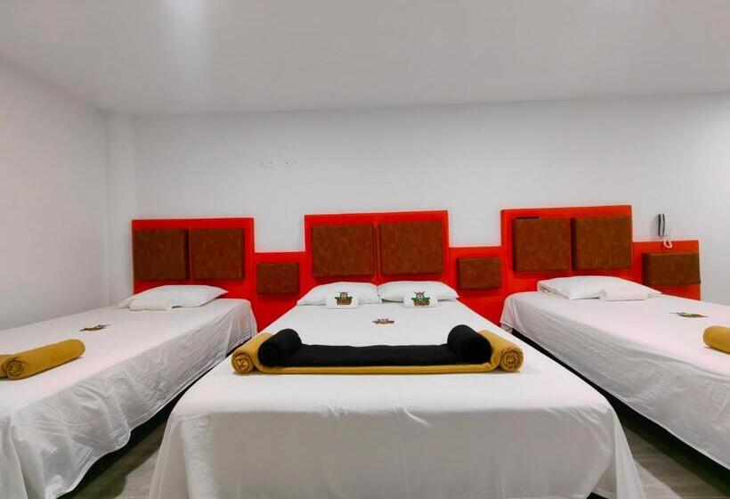 Четырехместный Номер Классик, Safaris Versalles