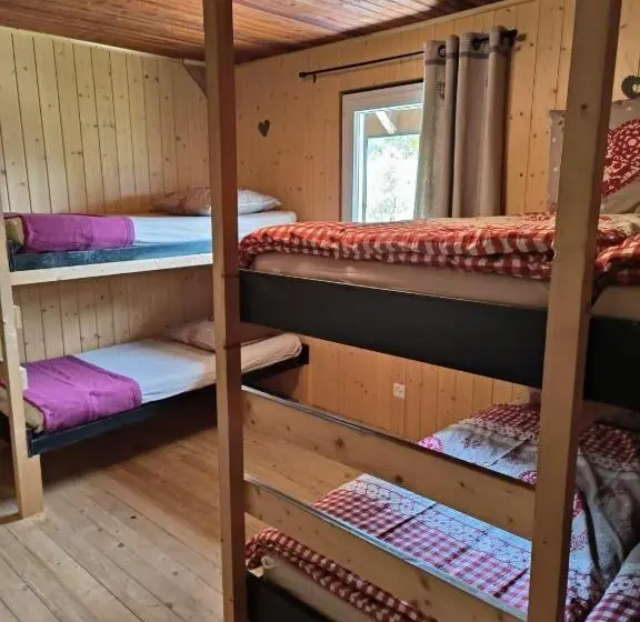 Familienzimmer Geteiltes Bad, ô Bercail