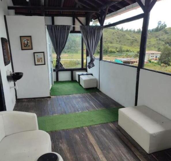 Aile Odası, Colors Fantasy Guatape Backpackers And Travellers