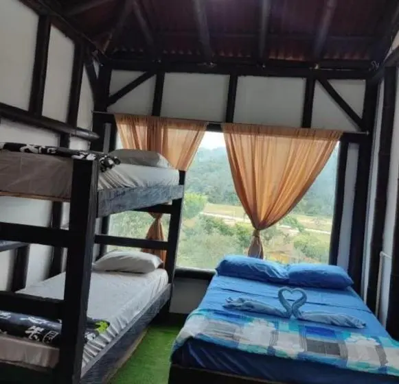 اتاق خانوادگی, Colors Fantasy Guatape Backpackers And Travellers