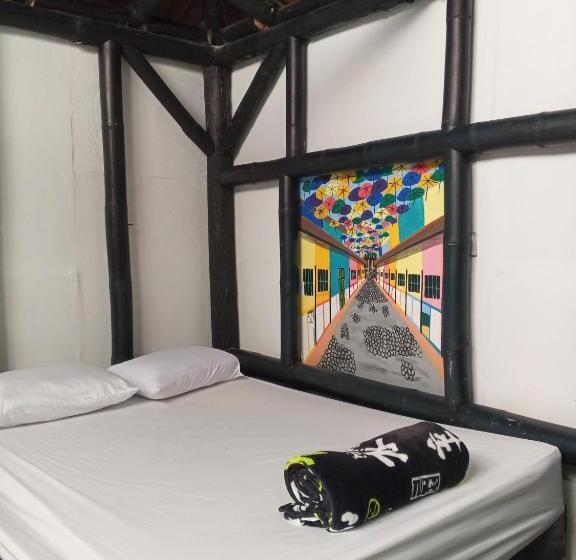 ファミリールーム, Colors Fantasy Guatape Backpackers And Travellers