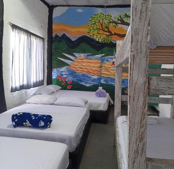 Aile Odası, Colors Fantasy Guatape Backpackers And Travellers