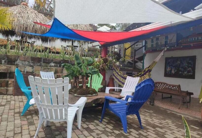 Standart Tek Kişilik Oda, Colors Fantasy Guatape Backpackers And Travellers