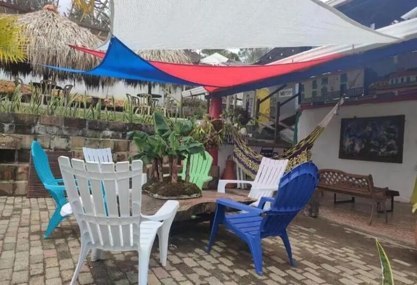 اتاق استاندارد یک نفره, Colors Fantasy Guatape Backpackers And Travellers