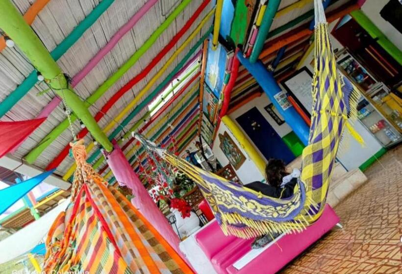 スタンダードシングルルーム, Colors Fantasy Guatape Backpackers And Travellers