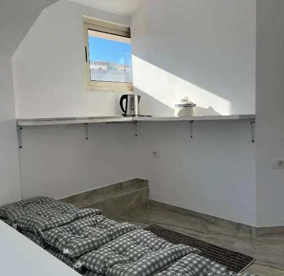 スタンダード４人部屋, Coral Home