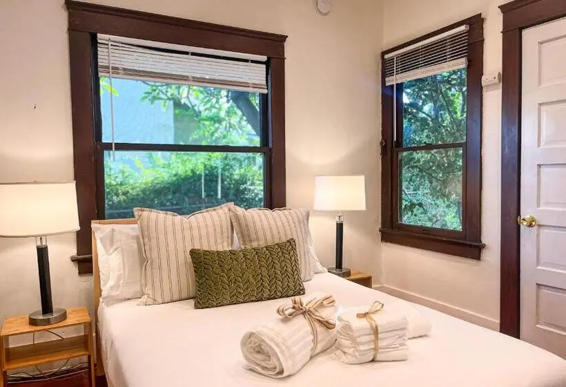 اتاق استاندارد با سرویس بهداشتی مشترک, Echo Zen Hostel