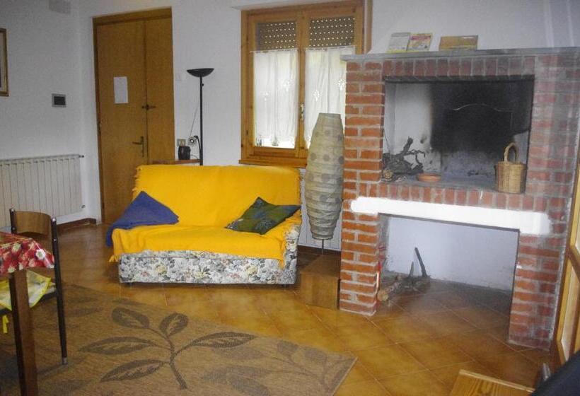 2 Bedroom Family Apartment with Views, Agriturismo Campo Del Monte